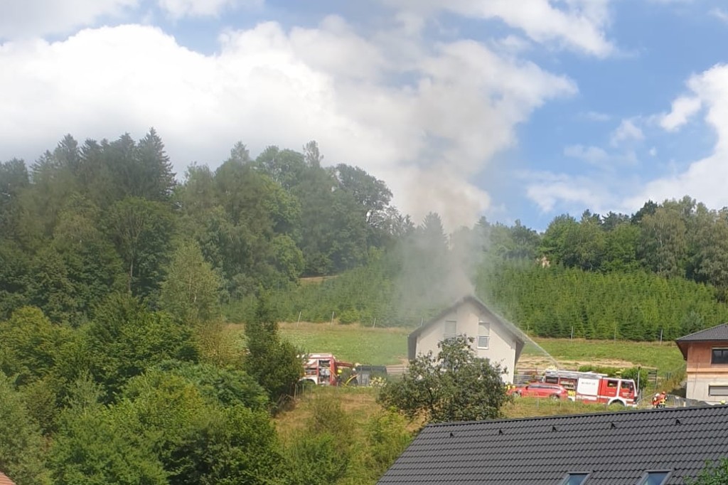 Unterstützung bei Dachstuhlbrand in Thomasberg